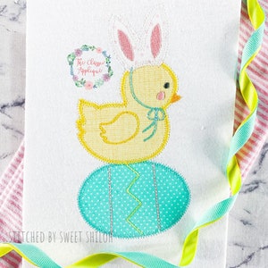 Easter chick with bunny ears on Easter egg zig zag applique  machine embroidery design file