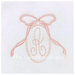 heirloom style bow with dot monogram inital frame embroidery design file