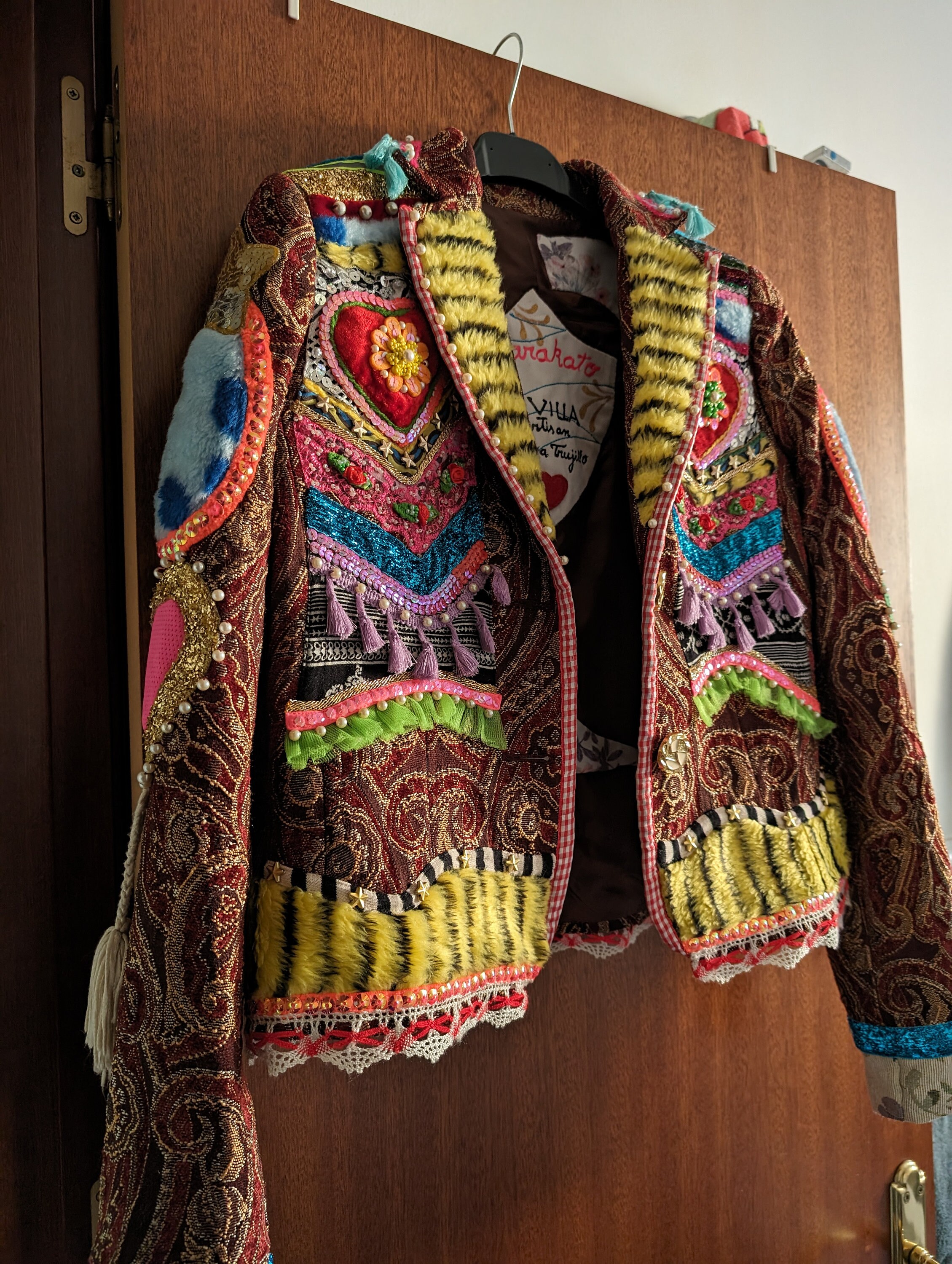Chaquetas bordadas sale