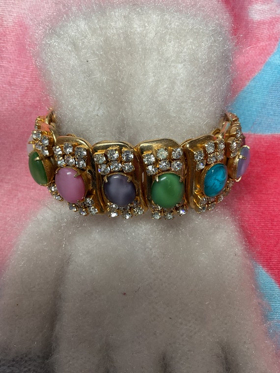 A sparkly stretch vintage bracelet