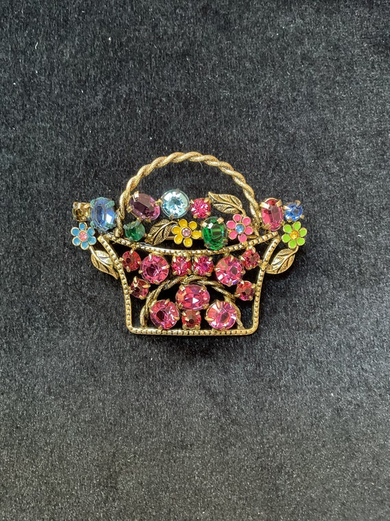Pin  flower basket. Very colorful. View 4