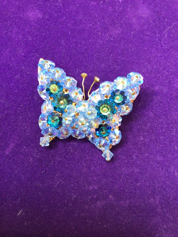 Butterfly pin crystal