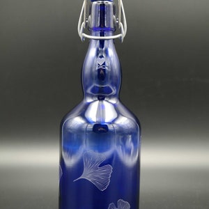 0,75L blaue Glasflasche - Gingko