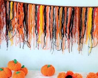 Halloween decorations, garland, banner. Party decoration. Crochet in black and orange. Thanksgiving decor. Fall colours. MADE TO ORDER.