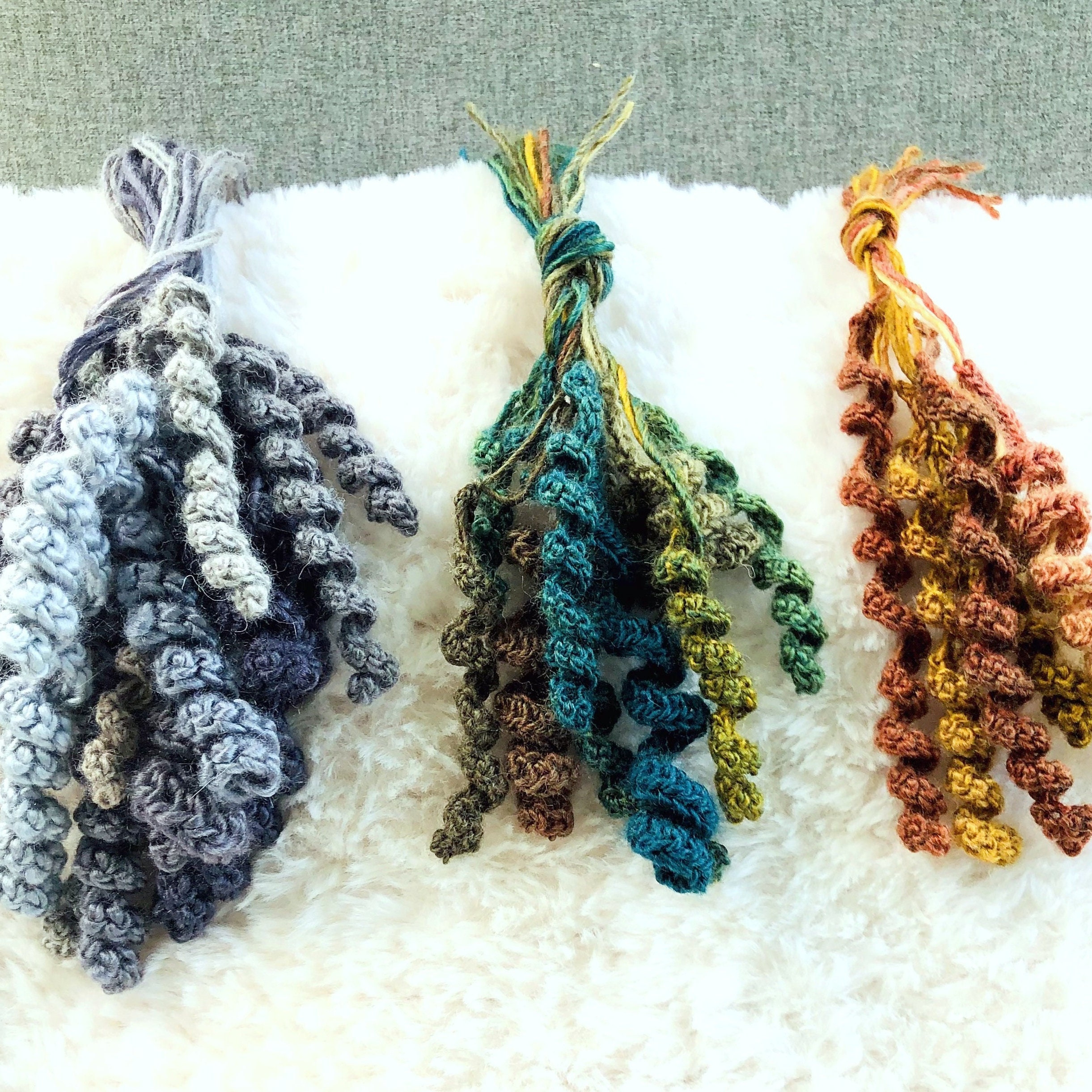 Yarn Ornament Magnetic Pin – Holiday Hooks Seasonal Pin