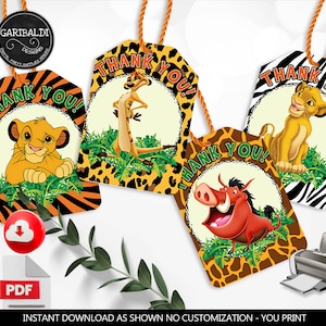 Op de afbeelding: Vier bedrukbare bedankkaartjes met personages uit de film The Lion King. De kaartjes zijn versierd met een jungle dierenprint achtergrond en bevatten Simba, Pumbaa, Timon en Nala. De tekst "Bedankt!" is in oranje en zwart op elk kaartje gedrukt.