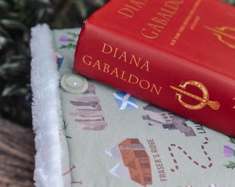 Book Sleeve - Outlander Cotton w/white Minky