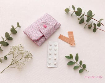 Medicine bag for travel – compact, practical & neatly organized