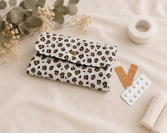 Travel medicine bag – compact, practical & neatly organized