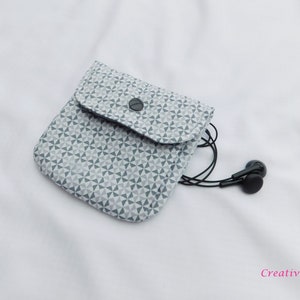 Cable bag – practical storage for cables, charging cables and headphones