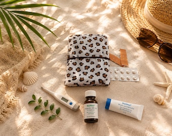 Travel medicine bag – compact, practical & neatly organized