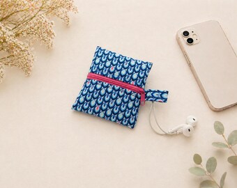 Cable bag – practical storage for cables, charging cables and headphones