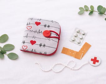 Travel medicine bag – compact, practical & neatly organized