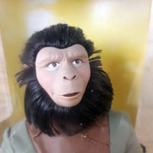 I&#39;M HOI - 1999 Hasbro &quot;Zira&quot; - Planet of the Apes 12&quot; Action Figure, Signature Collector&#39;s Edition