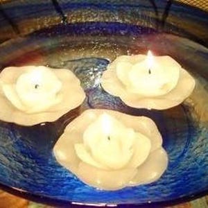 3.75&quot; Flower Floating Candles Off White/Ivory or Red. Set of 3 Unscented Candles for Vase Centerpiece Decorations