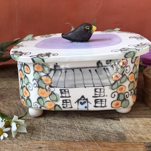 Butter dish, handmade butter dish,ceramic butter dish, present, birthday, wedding, housewarming, cottagecore, gift idea, handmade present