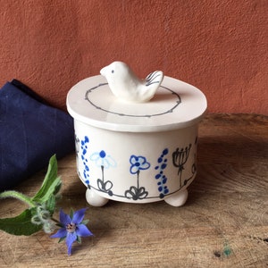 sugar pot, jam pot, lidded pot, lidded sugar bowl, handmade pottery, birthday, gift, housewarming, wedding, cottagecore, gift idea
