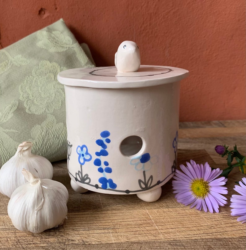Garlic jar, garlic pot, kitchen gift, birthday gift, ceramic, handmade, lidded garlic jar, ceramic garlic pot, present image 4