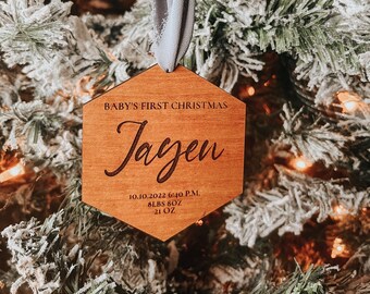 Personalisierte Babys erste Weihnachtsverzierung // Holzverzierung // Personalisierte Holzverzierung // Baby Stats Ornament