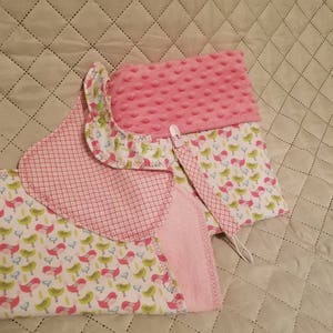 Bird burp cloth, baby girl, baby blanket, burp cloth, Baby Bib, Bib, Baby shower gift, Bib set, Newborn gift, pink, cute, birds, green, pink