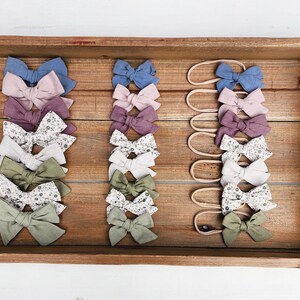 Hair bows on alligator Clips Floral Allie Solid Oat Linen Floral cotton Bows hair bands