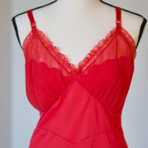 Red 90s Vintage Midi Slip Dress – Timeless Elegance | Size M - L
