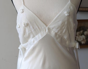 Vintage 90s White Satin Maxi Slip Dress – Embroidered Beaded Floral Details & Bow Accents, Perfect for Weddings | Size S