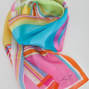 Colorful Vintage 80s Oscar de la Renta Silk Scarf – 100% Silk Designer Accessory, Bold Retro Fashion, Statement Scarf