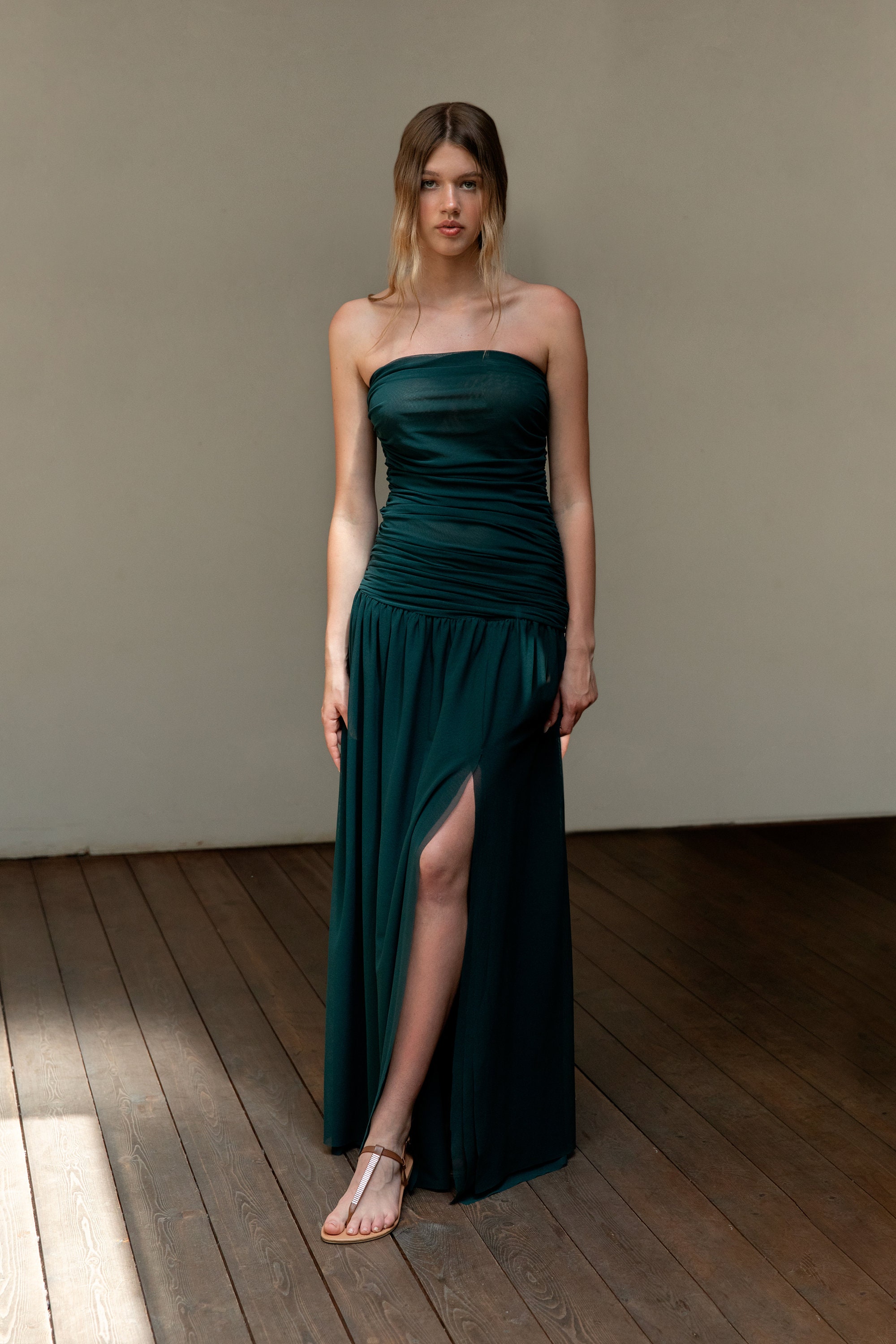 green emerald velvet dress Modern Evening Dress A-Line Strapless Satin Fabric Floor-Length Pleated Formal Party Dresses Forest Green Pageant Dress