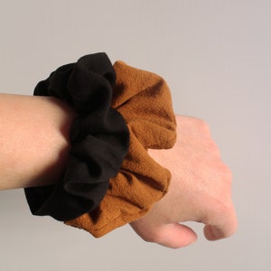 Black scrunchie / Hair accessory in viscose / Sustainable gift / Zero waste / Ethical present image 5