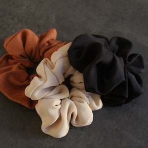 Black scrunchie / Hair accessory in viscose / Sustainable gift / Zero waste / Ethical present image 6