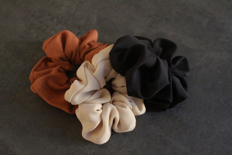 Black scrunchie / Hair accessory in viscose / Sustainable gift / Zero waste / Ethical present image 6