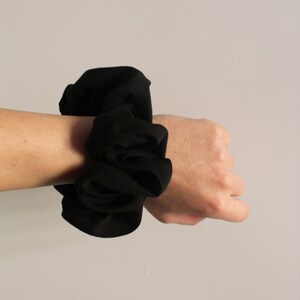 Black scrunchie / Hair accessory in viscose / Sustainable gift / Zero waste / Ethical present image 2