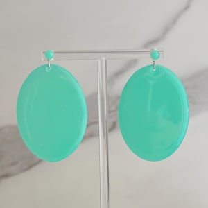 Boucles d'oreilles Momo Ayase Dandadan ; boucles d'oreilles extraterrestres ; boucles d'oreilles vertes Momo Ayase, Polyester, Pas de gemme