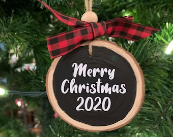 Ornamento de la fiesta feliz, ornamento de la fiesta, rebanada de madera personalizada, letras de vinilo, navidad 2021, adorno de madera