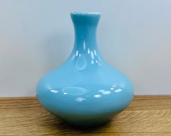 Haeger Light Blue Vase - MCM - Bud Vase - Mid Century Modern - Haeger Pottery - Model 241-35 - Made in the USA - 2003