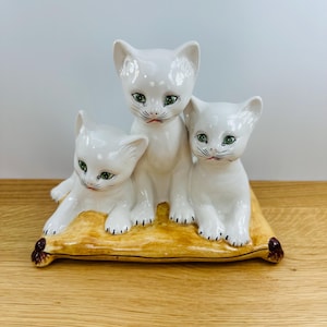 Vintage Italian Ceramic Cats Figurine - 3 Sitting on a Pillow - Hand Painted - Mid Century - Housewares - Made in Italy - FREE SHIPPING