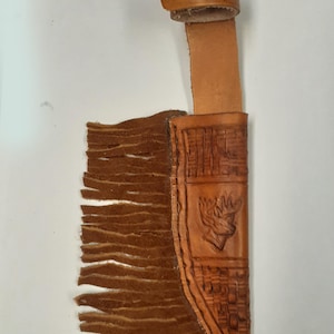 Funda de cuero para cuchillo con flecos para hoja de 5&quot;