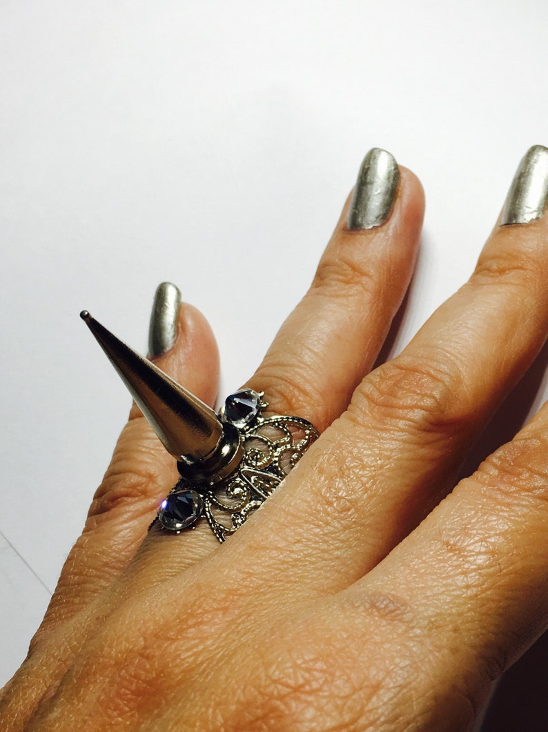 Single spike ring,spike midi ring,filigree ring,Knuckle ring,spike ring,silver spike ring,silver filigree,clear crystals,adjustable.