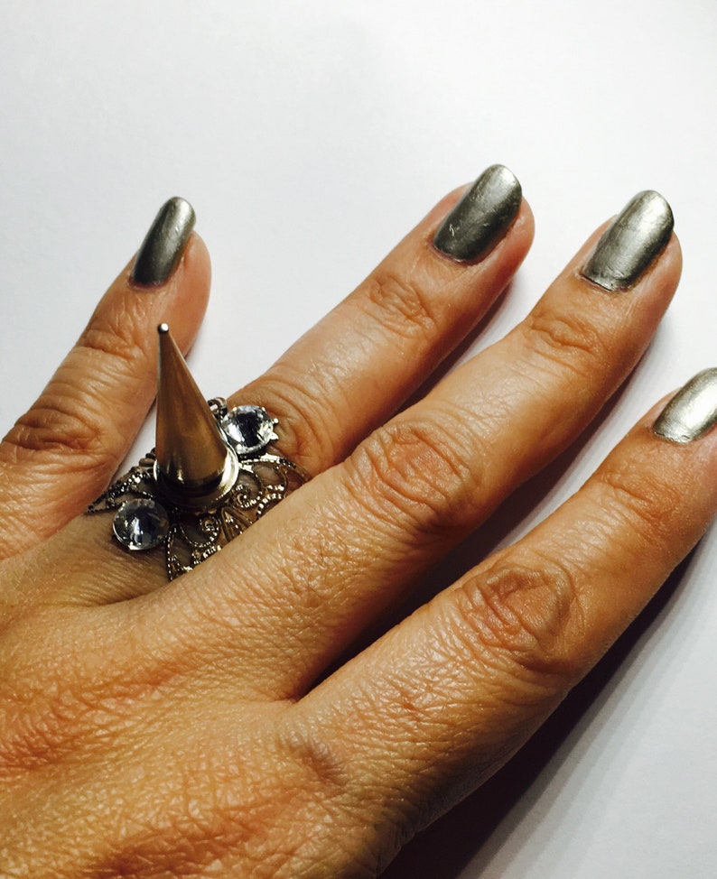 Single spike ring,spike midi ring,filigree ring,Knuckle ring,spike ring,silver spike ring,silver filigree,clear crystals,adjustable.