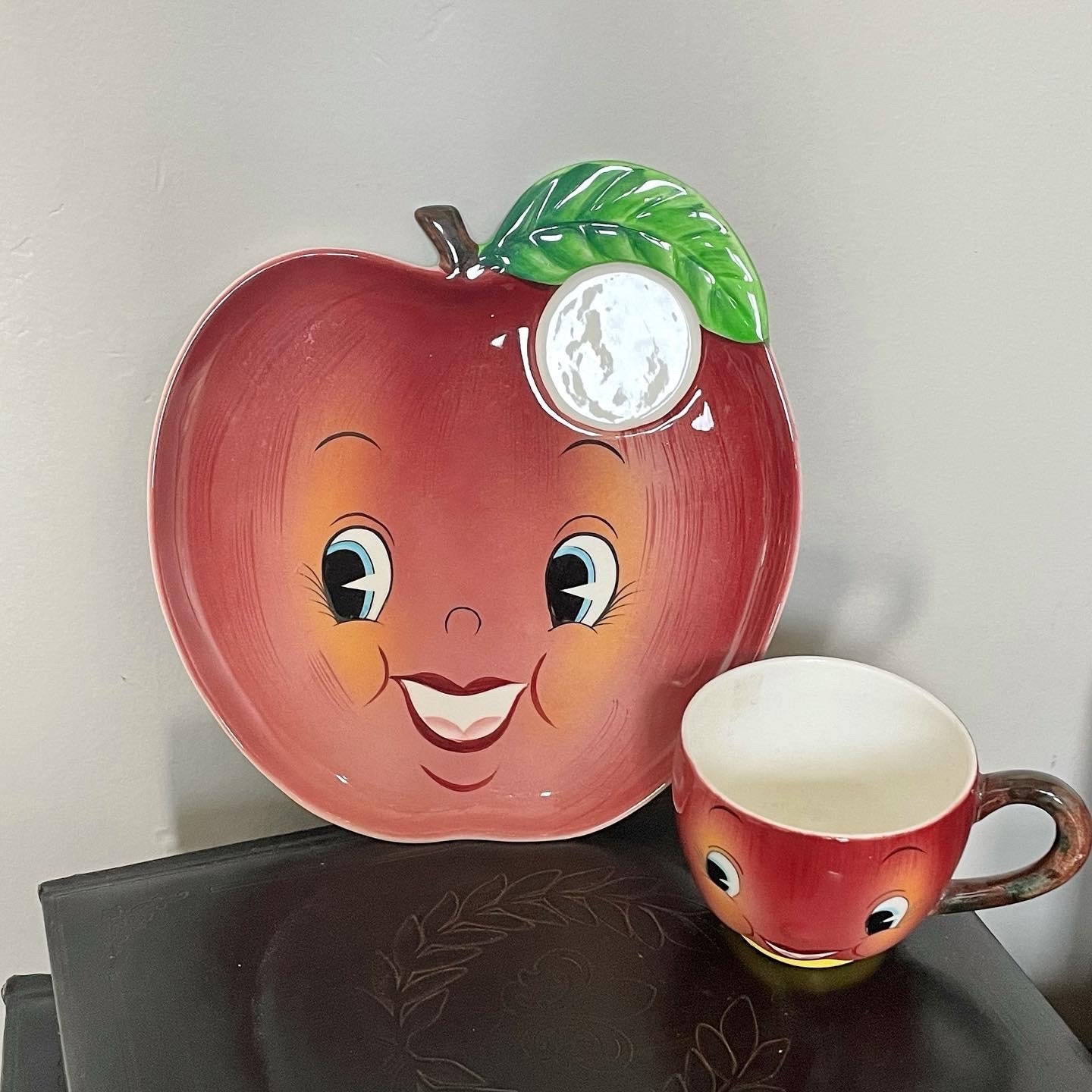 Vintage Apple Mug 80s Mod Graphic Ceramic Apple Coffee Mug