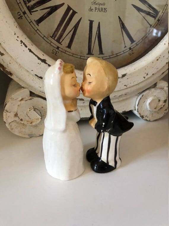 Vintage Napco Kissing Bride and Groom Salt and Pepper shakers Etsy