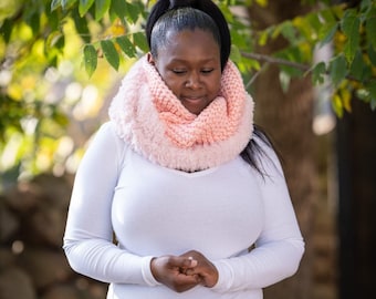 MODÈLE DE TRICOT D’ÉCHARPE, Modèle de tricot d’écharpe infini, Modèle d’écharpe facile, Modèle d’écharpe tricotée, Écharpe en fausse fourrure, Modèle de tricot pour débutant