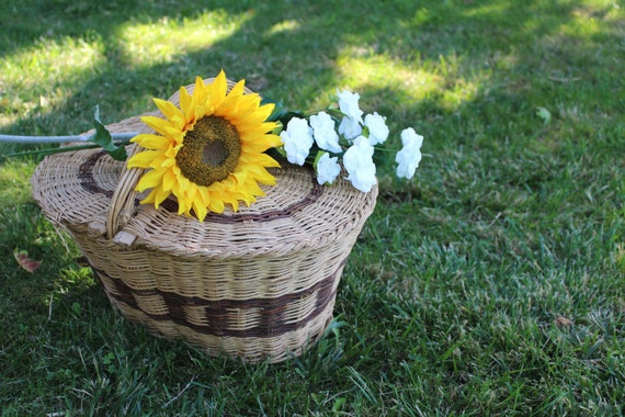 Vintage Wicker Picnic Basket