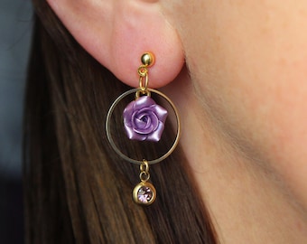 Pendientes de aro con rosa lila, pendientes colgantes de arcilla, joyas de arcilla polimérica floral, lavanda violeta claro, pendientes de cristal