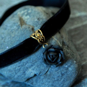 Black rose jewelry  Black flower necklace  Floral choker Rose choker  Small flower Polymer clay jewelry Black jewelry Velvet choker charm