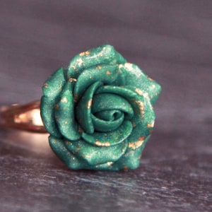Green rose ring Polymer clay jewelry Pearl rose Women rings Floral ring Handmade flower Women&#39;s cocktail ring Bijoux fimo clay Gift for her
