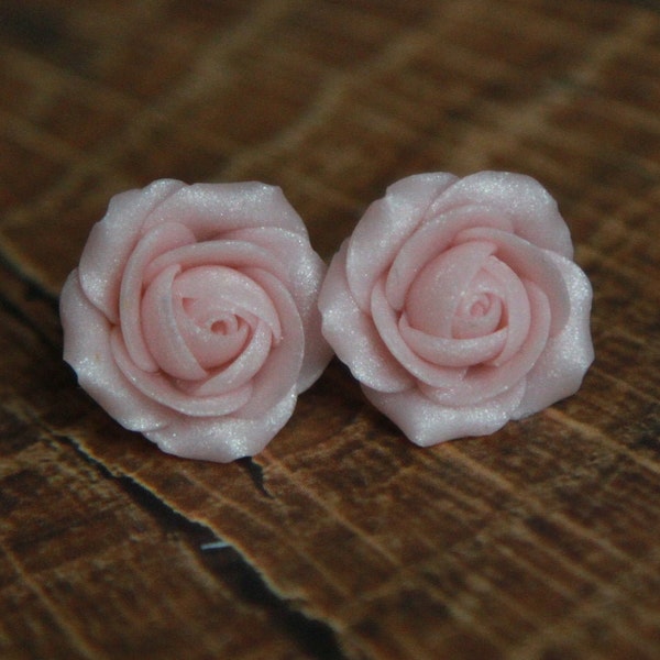 aretes rosa claro - Pendientes de flores rosas de arcilla polimérica - Joyería rosa polvo para mujeres