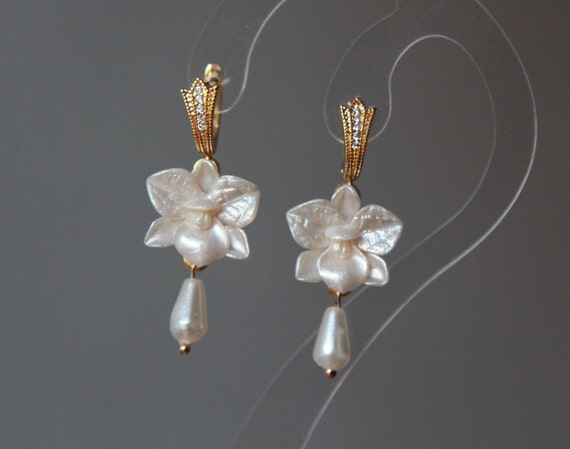 White pearl orchid earrings, Wedding jewelry women, Dangle polymer clay earrings flower, Bridal jewellery