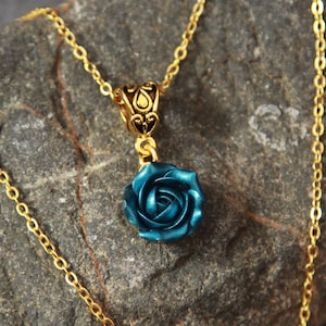Blue rose necklace - Dainty flower necklace - Polymer clay floral jewelry